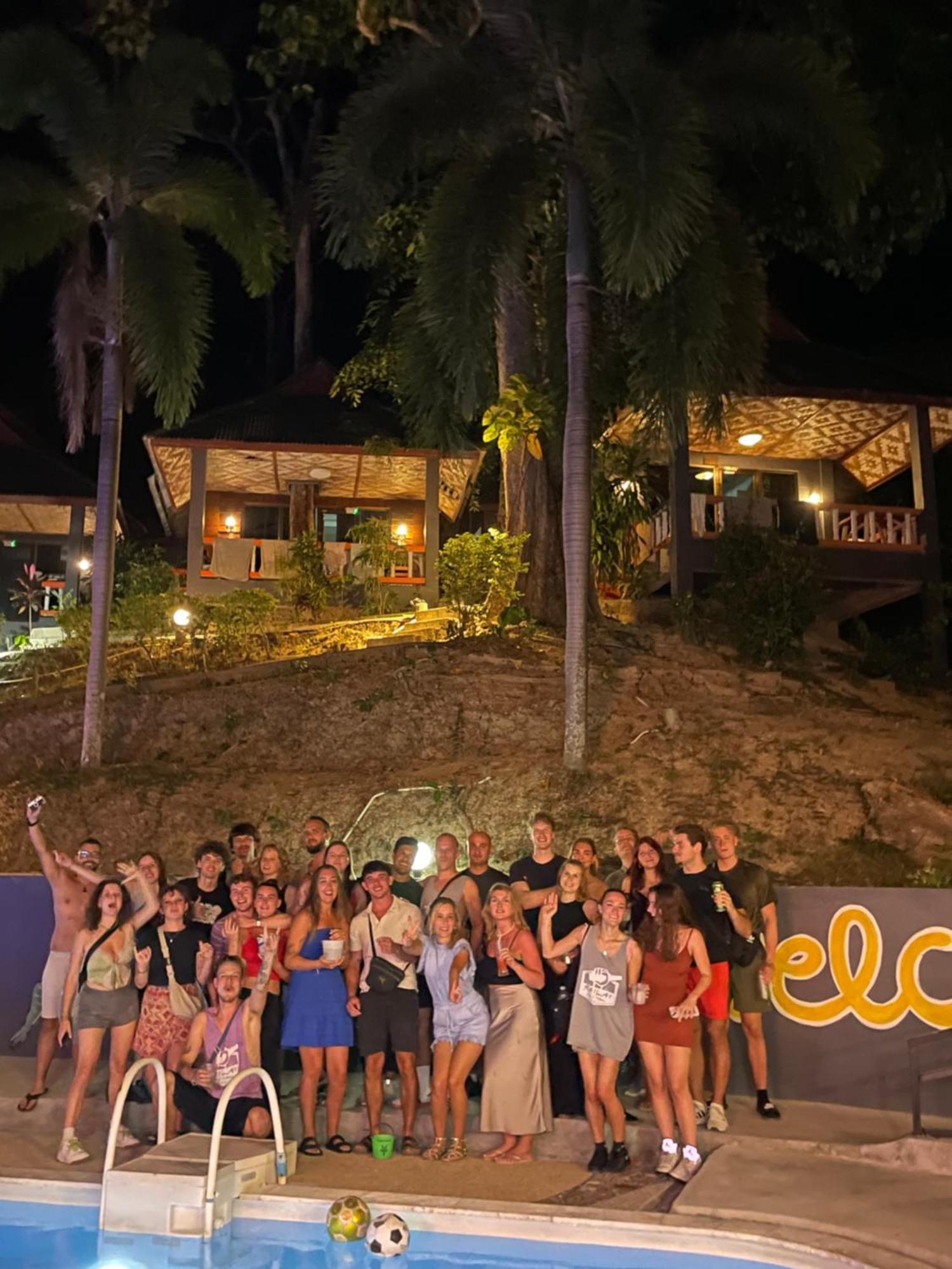 Social Quarters Blanco - Youth Hostel 18 To 35 Only Praia de Railay Exterior foto